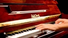 美国霍尔佩雷斯钢琴《城里的月光》演奏视频