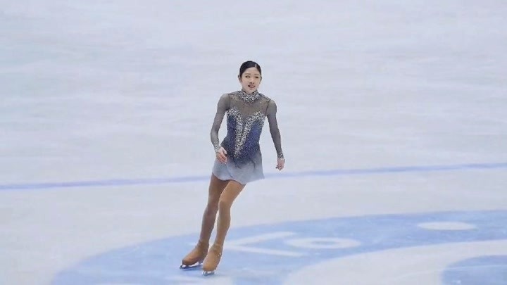 广场舞：韩国花滑美女李海仁完美演绎，赢得了全场的掌声