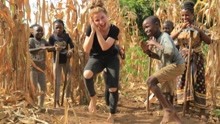 为什么在非洲遇到小孩，不能给零食？导游：给了就不能走了
