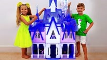 戴安娜乐园：戴安娜和罗马玩魔法城堡小游戏，戴安娜扮演小公主！