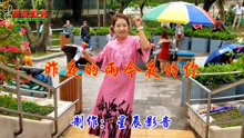 [图]街头美女歌手演唱一首《昨夜的雨今夜的你》歌声婉转清澈动听