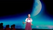 “甜歌公主”朱美璇，演唱《听妈妈讲那过去的事情》