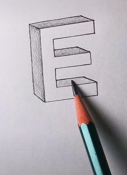 姐姐画的立体字母epk我画的立体字母e,大家觉得哪个画的好看呢?